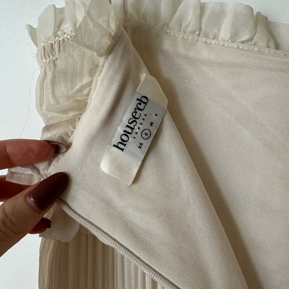 House of CB solana dress in ivory - Picture 6 of 9